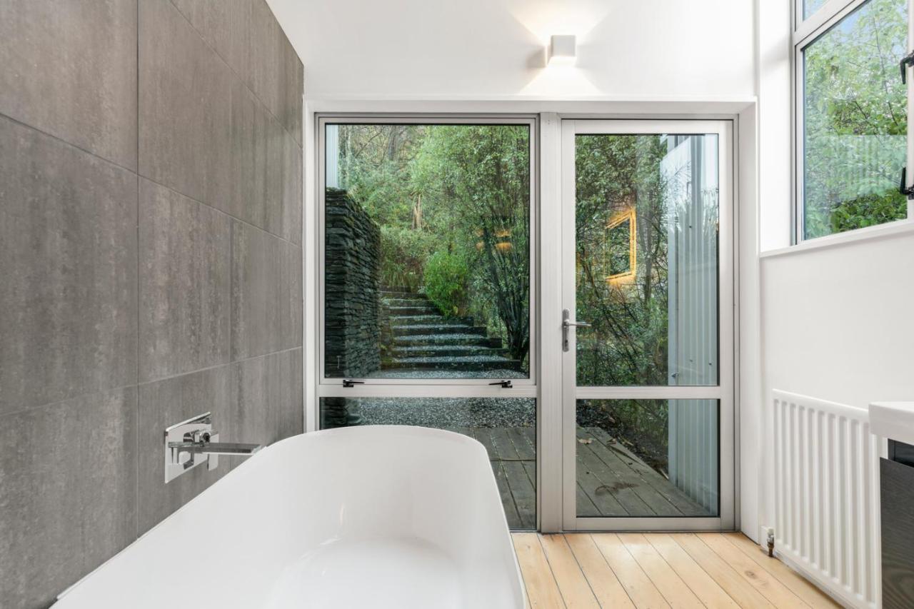 A Stunning Stay - Queenstown Holiday Home Exterior foto